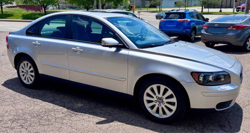 volvo new s40 2004 YV1MS382942022201 image volvo new s40 2004 YV1MS382942022201 image
